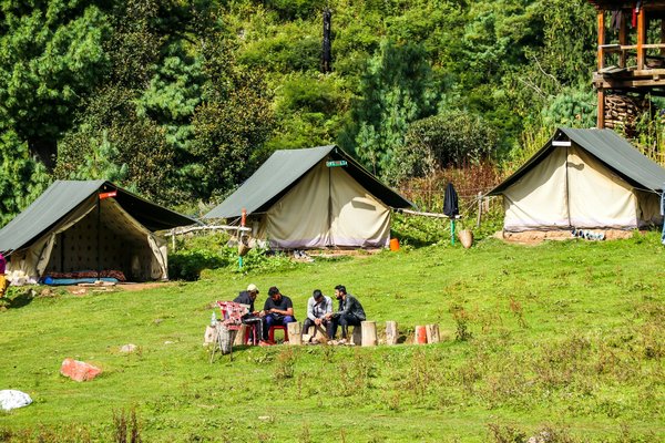 Comment organiser un camping pour une expédition de randonnée dans les Vosges?